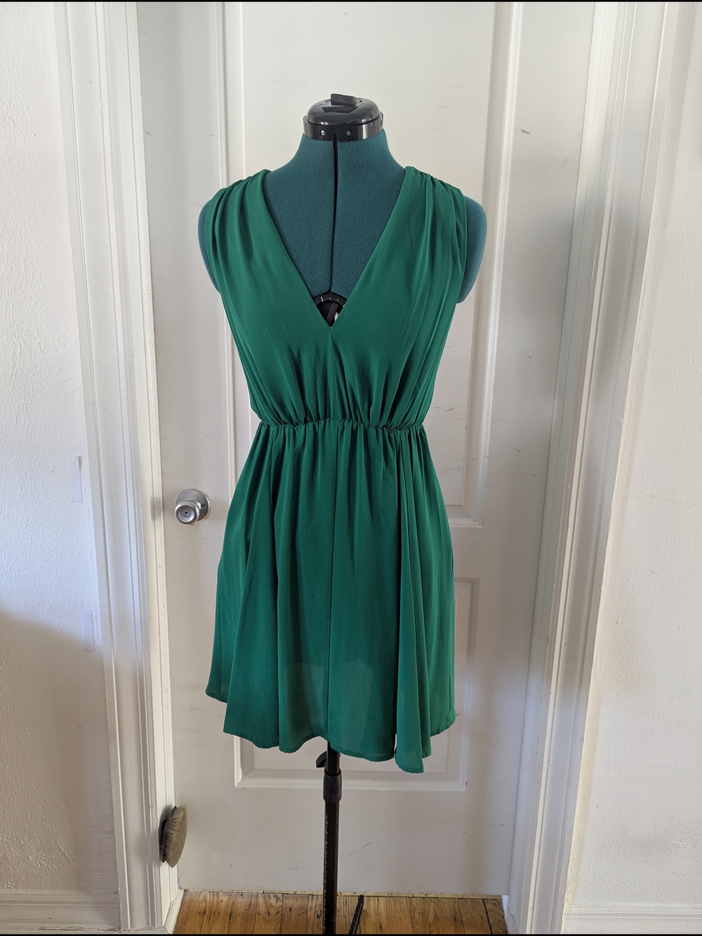 Express Emerald Green V-Neck Sleeveless Mini Dress